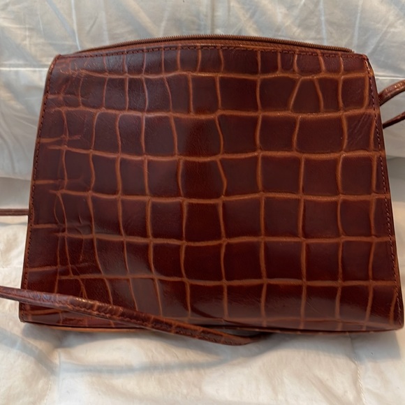 Liz Claiborne woman’s genuine leather brown crossbody bag - Picture 2 of 8